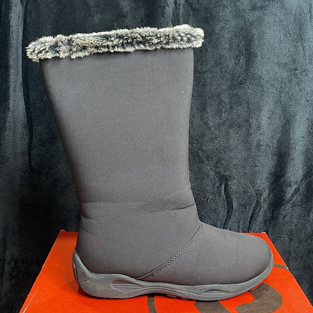 Propet Women's Black Boots size 8 wide width. - Picture 6 of 14
